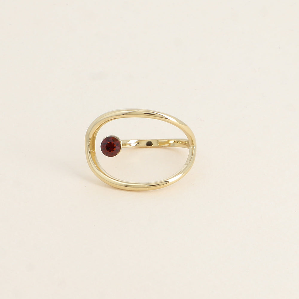 Bague forme ajourée ornée de cristal de Swarovski® - Hauteur de la bague: 20 mm - Epaisseur de l'anneau : 1,5 mm - Dimensions du cristal : 5x5 mm - Smoked Amber