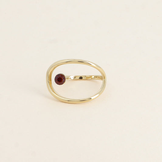 Bague forme ajourée ornée de cristal de Swarovski® - Hauteur de la bague: 20 mm - Epaisseur de l'anneau : 1,5 mm - Dimensions du cristal : 5x5 mm - Smoked Amber