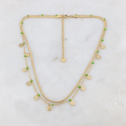 Collier 2 rangs doré avec maille miroir composé de pampilles rondes lisse et de petites rondelles émaillées vertes 38/40+5 cm