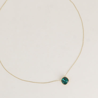 Collier orné de cristal de Swarovski® 8 mm - Longueur de chaîne : 39+5 cm - Diamètre du cristal : 8 mm - Emerald