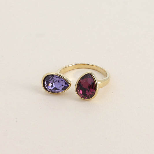 Bague ouverte - Ornée de cristaux de Swarovski® en forme de gouttes - Hauteur de la bague: 2 mm - Dimensions des pierres: 7x10 mm - Tanzanite