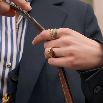 Bague ajustable 2 rangs avec émail lisse et un effet torsadé - Vert