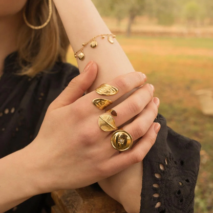 Bague fine avec feuille et pierre naturelle - Oeil de taureau