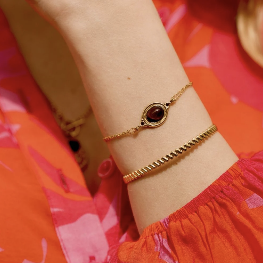 Bracelet deux rangs avec pièce ovale sertie de deux strass et d'une pierre naturelle