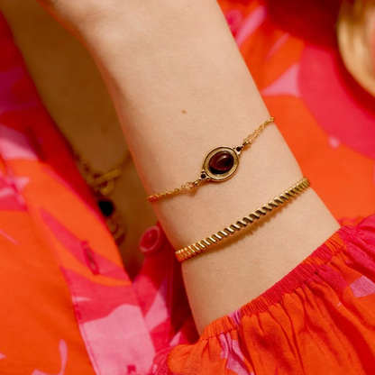 Bracelet deux rangs avec pièce ovale sertie de deux strass et d'une pierre naturelle