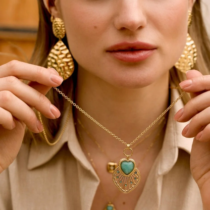 Sautoir avec pendentif cœur ajouré, pierre naturelle et strass (80+10CM)