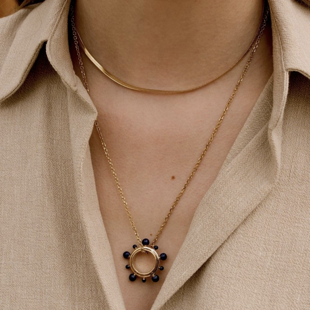 Collier 2 rangs avec pendentif anneau embelli de boules émaillées (40/55+5CM)