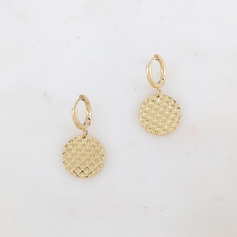 Créoles avec pendant rond aux motifs géométriques 1,5 x 2,8 CM.