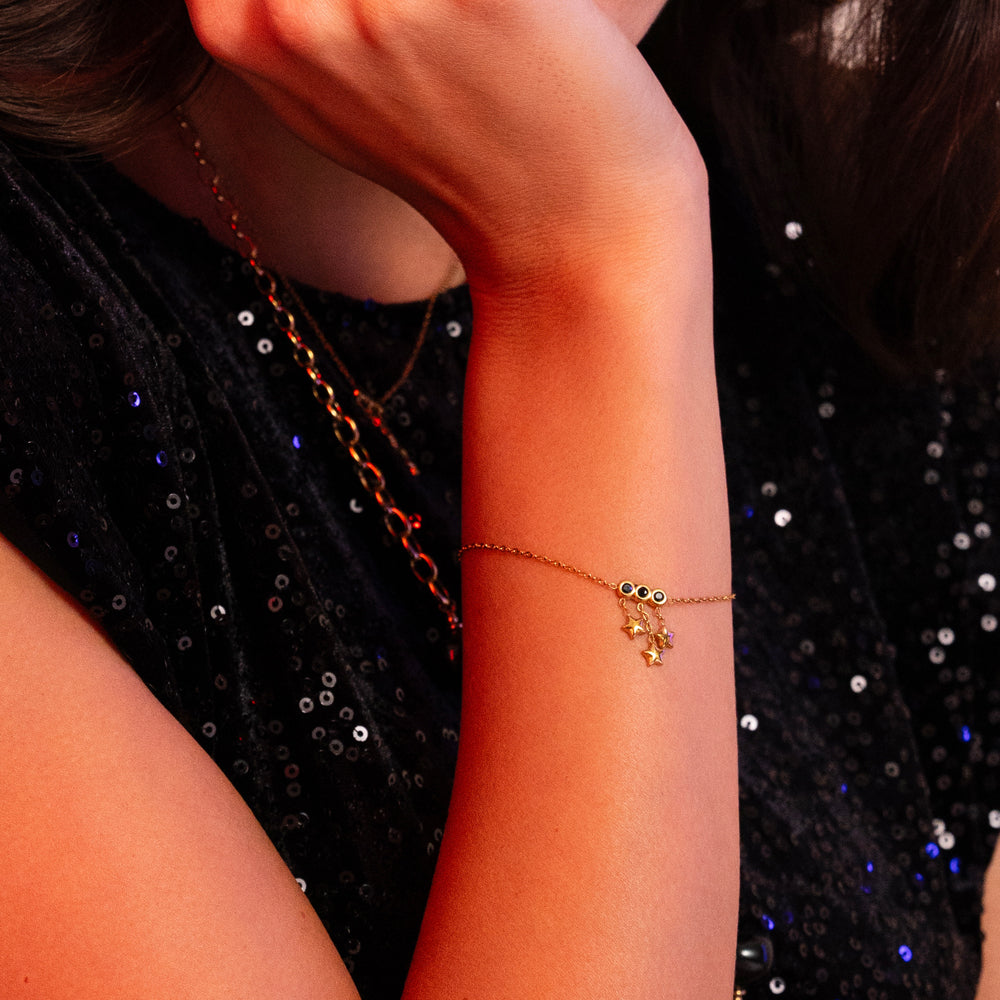 Bracelet avec chaînes, cœurs et strass