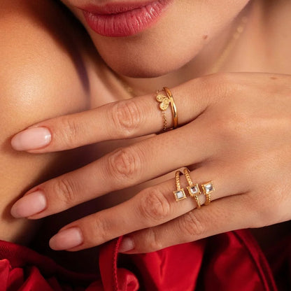 Bague fine avec chaîne et cœur