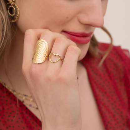 Bague coeur avec effet lisse