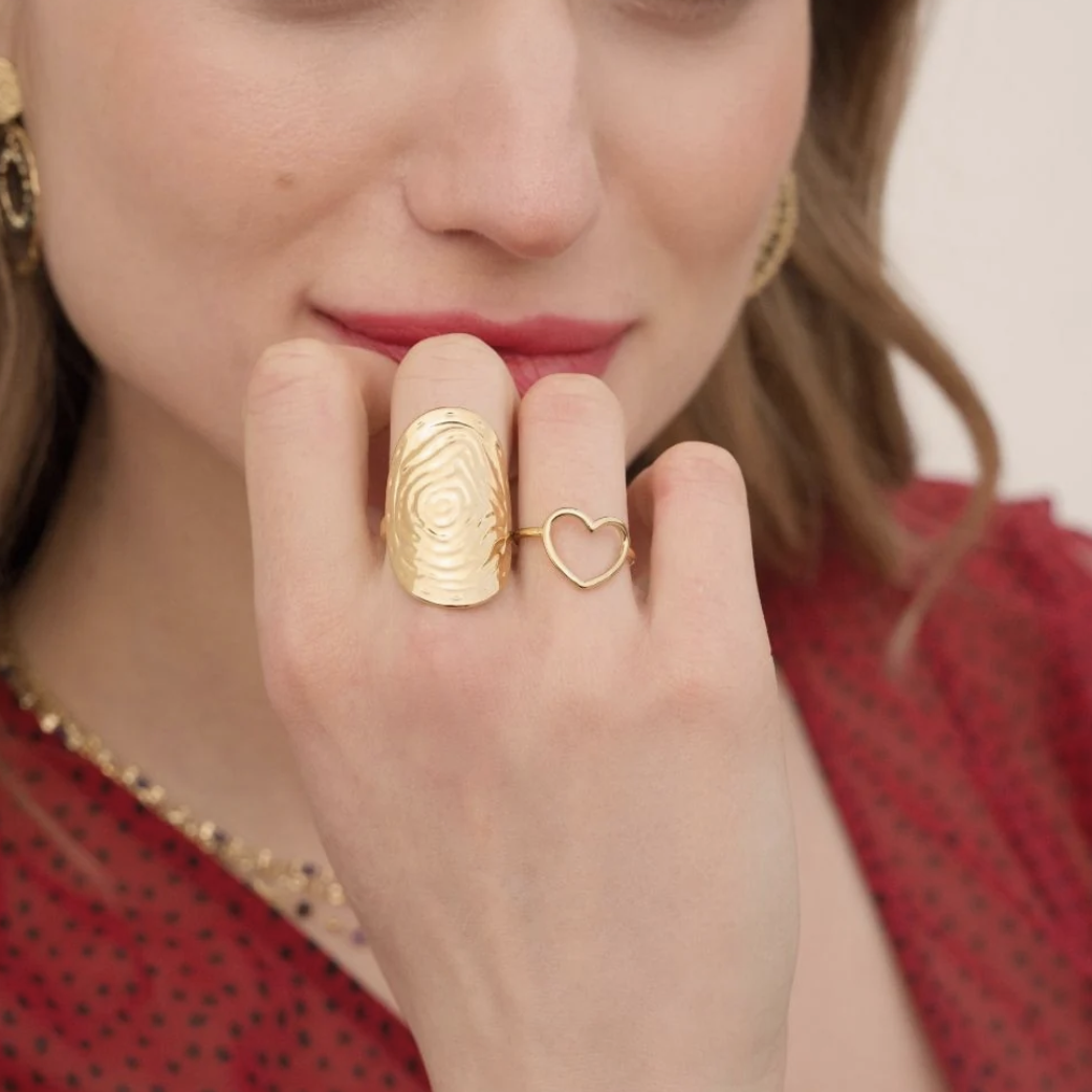 Bague coeur avec effet lisse