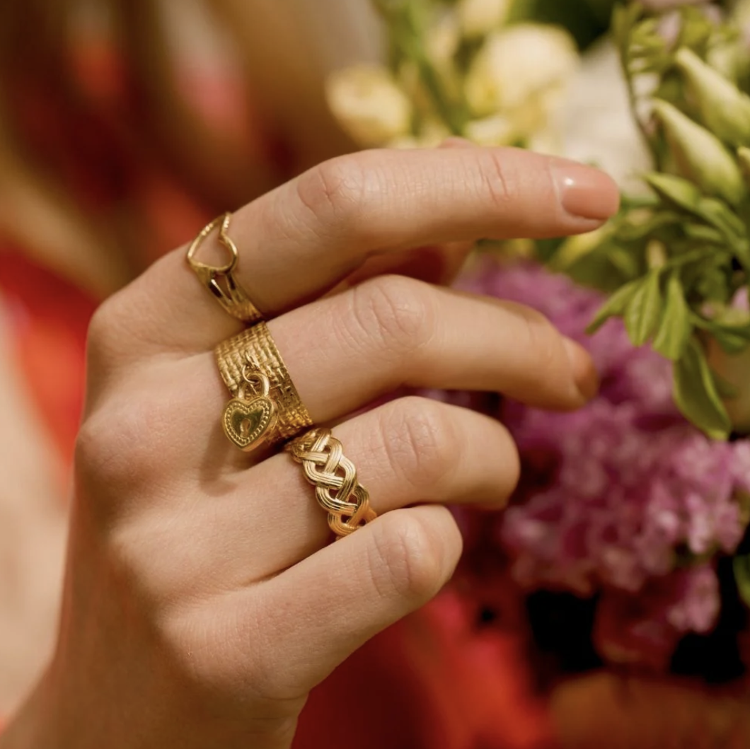 Bague avec motif tresse plate