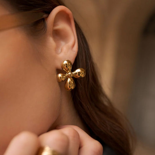 B.O à puce avec fleur 2,8 X 3 CM.