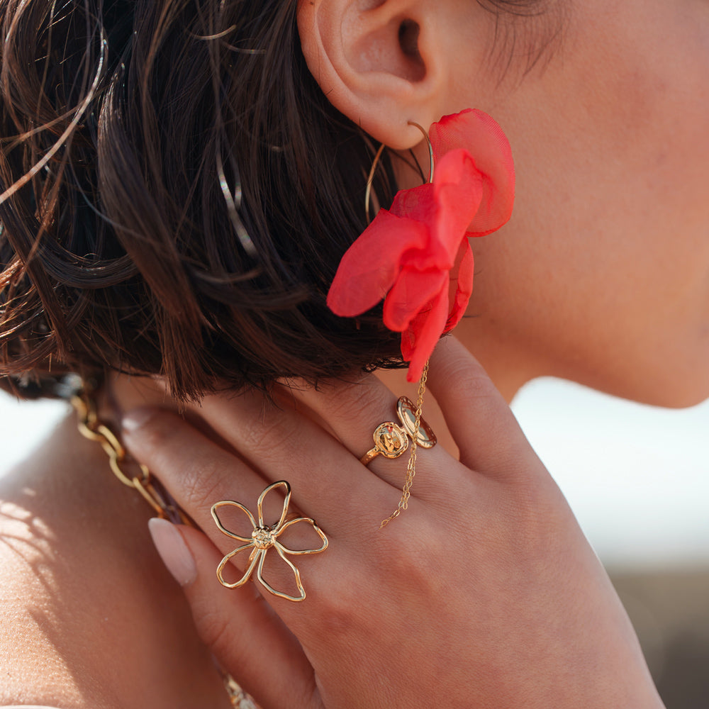 Bague fine martelée avec fleur