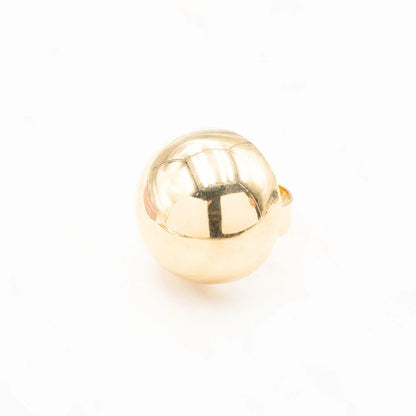 Bague avec grosse demi-boule effet miroir