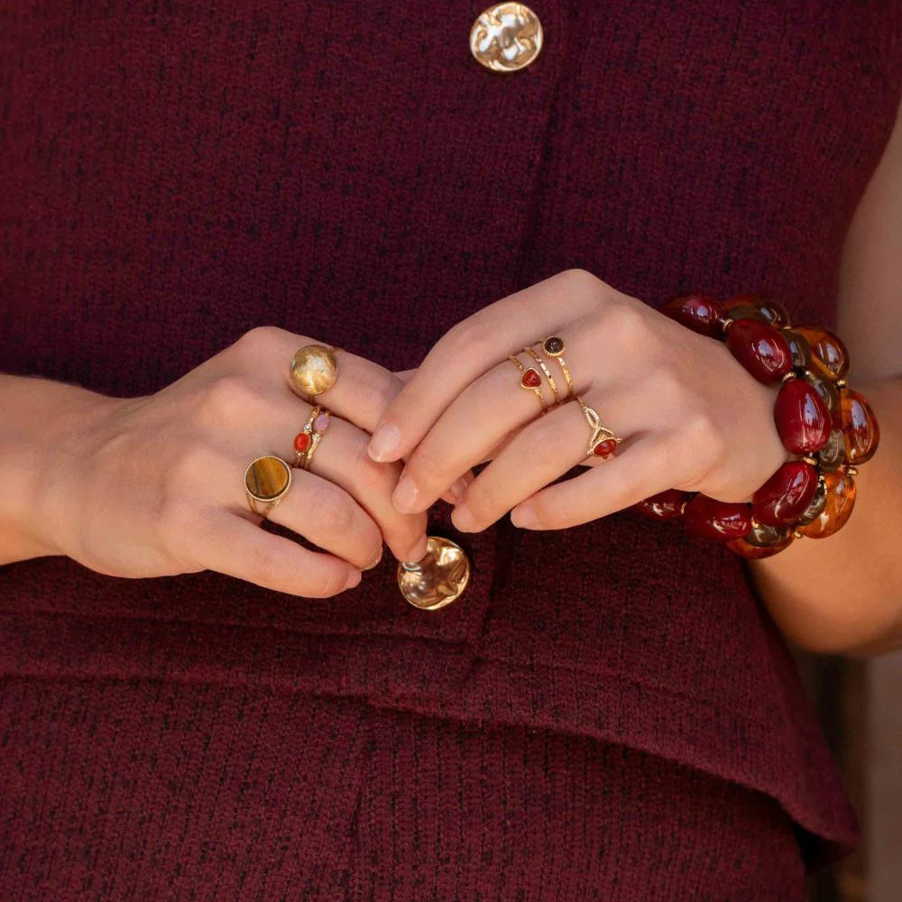 Bague avec petite demi-boule effet brossé