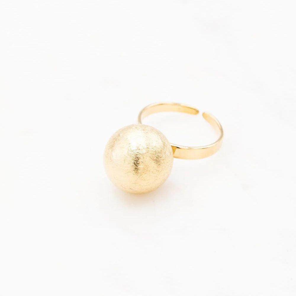 Bague avec boule effet brossé