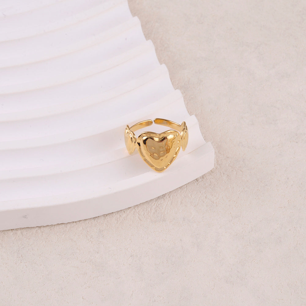 Bague avec 3 coeurs martelés