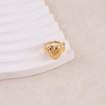 Bague avec 3 coeurs martelés
