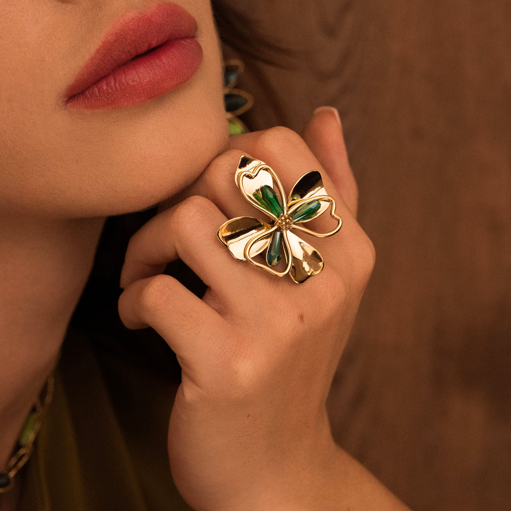 Bague avec pièce forme fleur sertie de perles en pâtes de verre - Vert