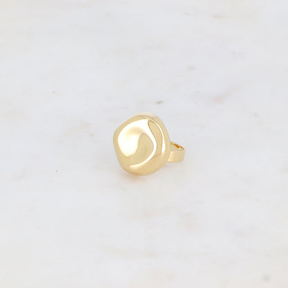 Bague avec pièce geométrique lisse et effet miroir