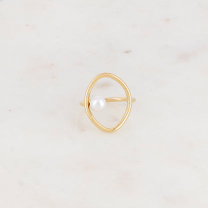 Bague avec anneau et perle en résine effet nacre