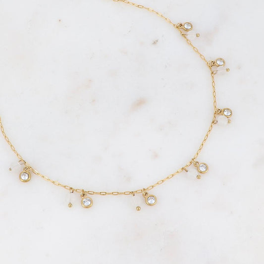 Collier doré embelli de pierres agates blanches et de strass blancs 38+5 cm