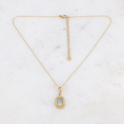 Collier avec un pendentif rectangulaire orné d'une nacre naturelle grise 39+7 cm