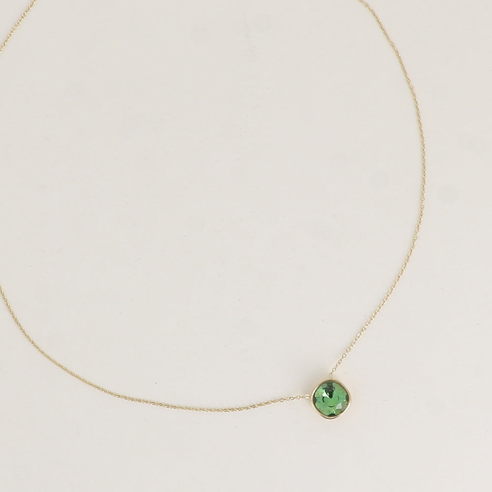 Collier orné de cristal de Swarovski® 8 mm - Longueur de chaîne : 39+5 cm - Diamètre du cristal : 8 mm - Erinite