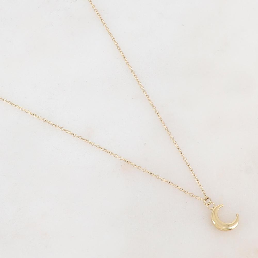 Collier doré composé d'un pendentif lune 41+5 cm