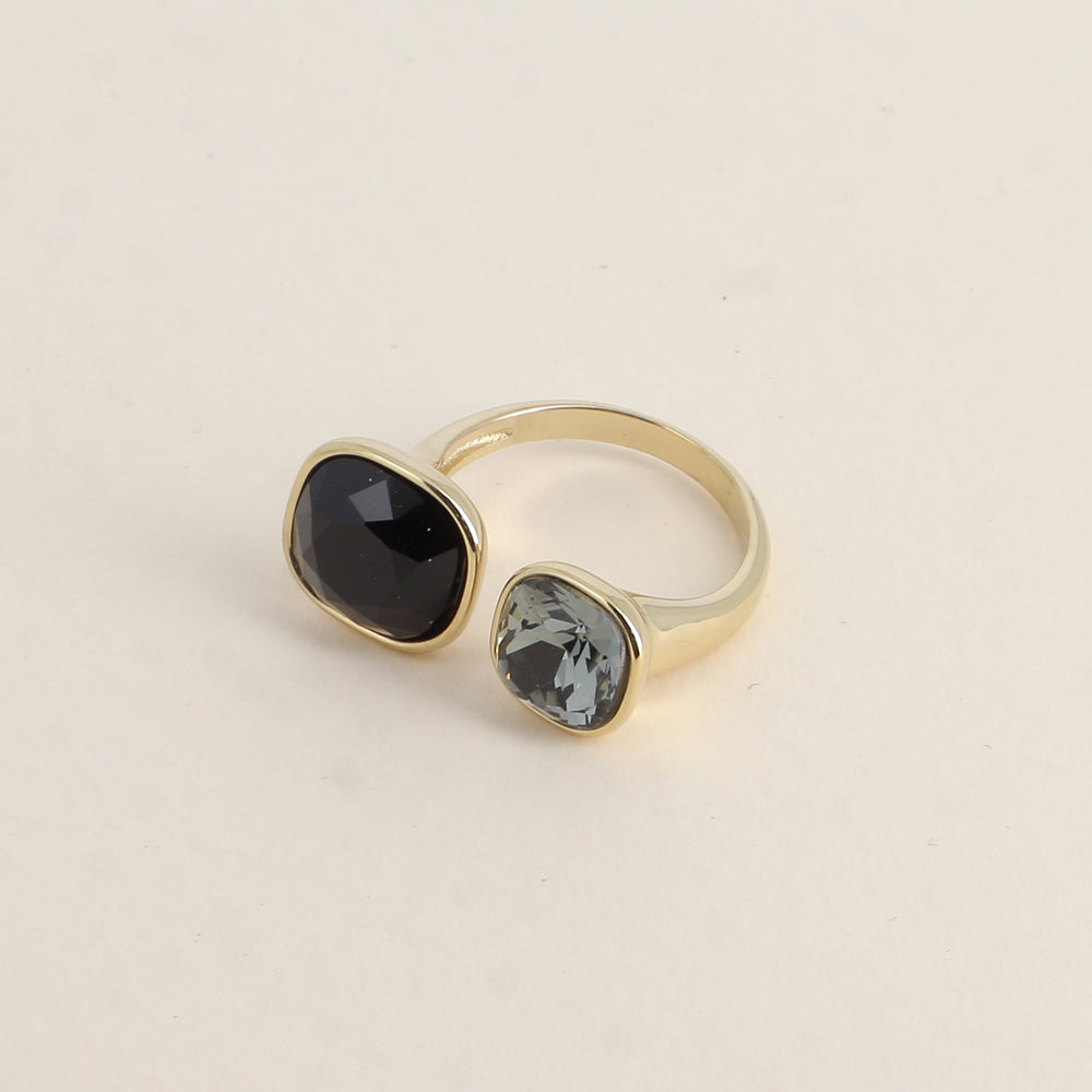 Bague ouverte- Ornée de cristaux de Swarovski® 10 mm et 8 mm - Hauteur de la bague: 2 mm - Jet