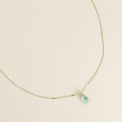 Collier orné de cristaux de Swarovski® en forme de goutte - Longueur de chaîne : 38+7 cm - Dimensions du cristal : 7x10 mm - Chrysolite