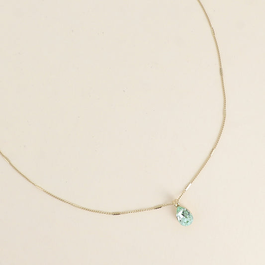 Collier orné de cristaux de Swarovski® en forme de goutte - Longueur de chaîne : 38+7 cm - Dimensions du cristal : 7x10 mm - Chrysolite