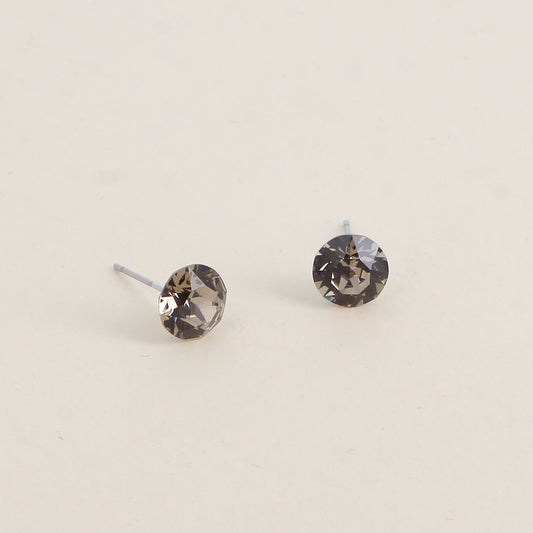 Boucles puces argentées – Ornées de cristaux de Swarovski® SS39 - Dimensions de la boucle : 8x8 mm - Greige