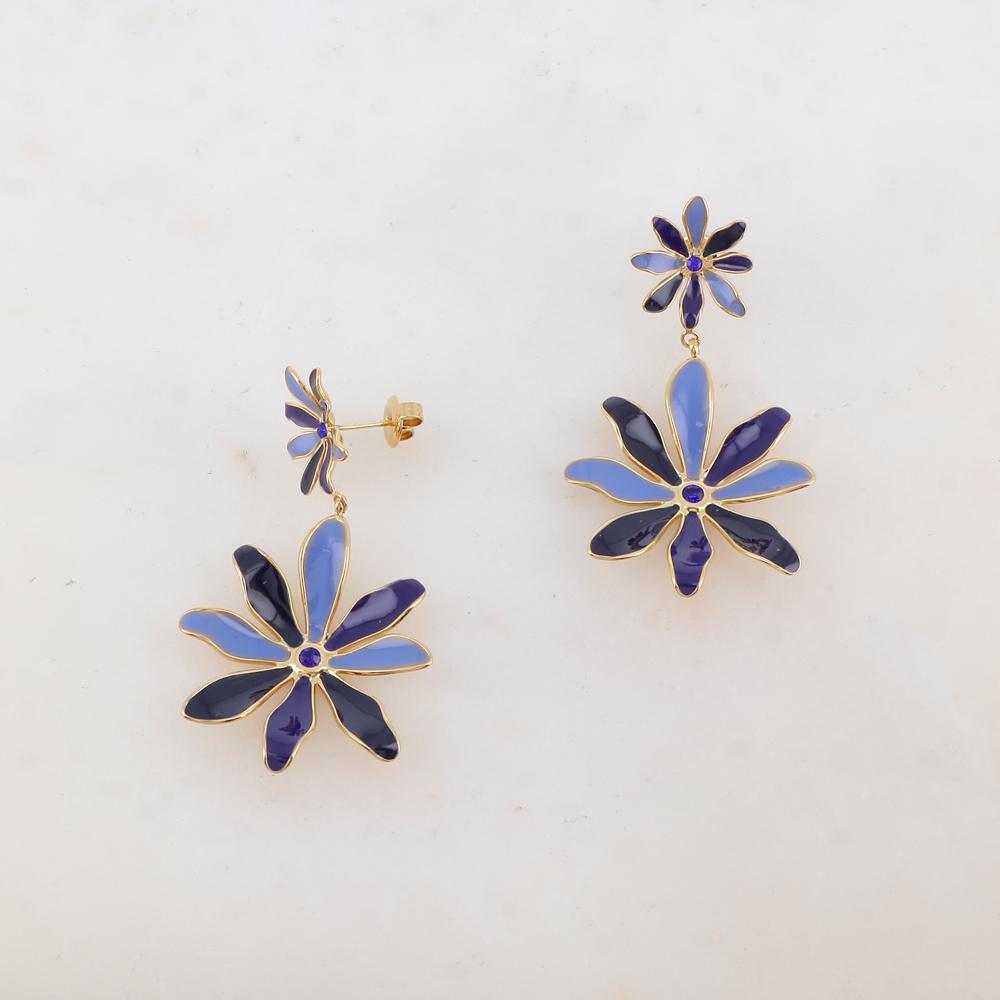 B.O à puce avec 2 fleurs émaillées et 2 strass 2,8 x 5 cm.