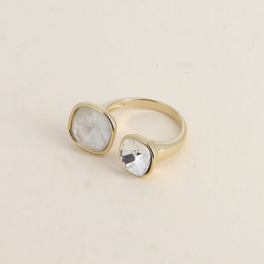 Bague ouverte- Ornée de cristaux de Swarovski® 10 mm et 8 mm - Hauteur de la bague: 2 mm - Linen ignite