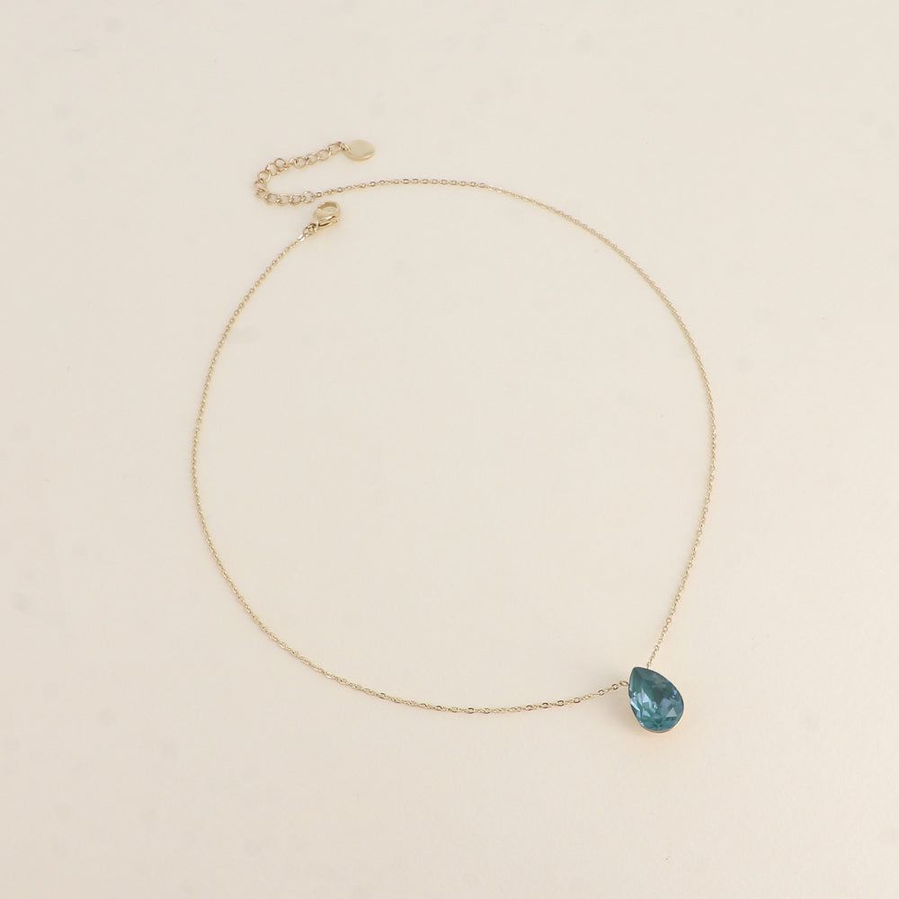Collier - Pendentif cristal de Swarovski® en forme de goutte - Longueur du collier : 40+5 cm - Dimensions du cristal : 10x14 mm - Pine green ignite