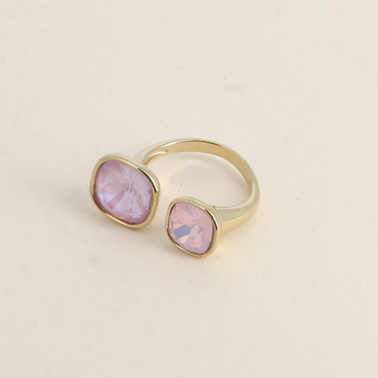 Bague ouverte- Ornée de cristaux de Swarovski® 10 mm et 8 mm - Hauteur de la bague: 2 mm - Soft rose ignite