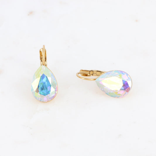 Boucles dormeuses ornées de cristaux de Swarovski® - Dimensions de la boucle : 10 x 23mm - Dimensions du cristal : 10 x 13mm - Aurore boréale