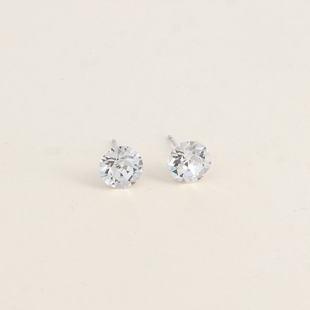 Boucles puces argentées – Ornées de cristaux de Swarovski® SS39 - Dimensions de la boucle : 8x8 mm - Crystal