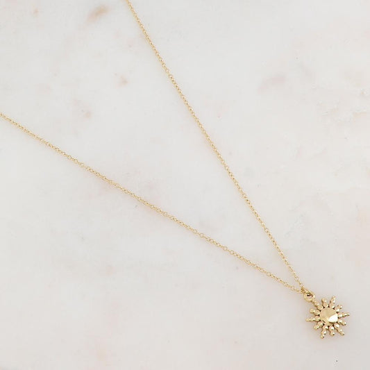 Collier doré composé d'un pendentif soleil 40+5 cm