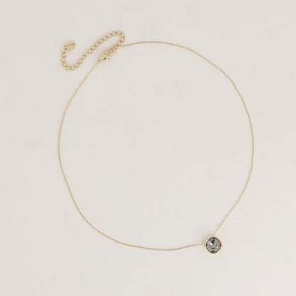 Collier orné de cristal de Swarovski® 8 mm - Longueur de chaîne : 39+5 cm - Diamètre du cristal : 8 mm - Black diamond