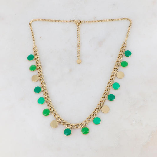 Collier en maille gourmette doré embelli de pampilles rondes émaillées vertes 38+5 cm