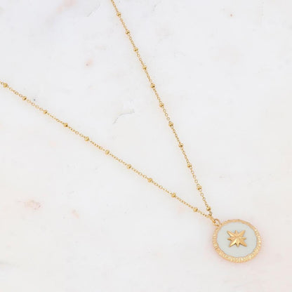 Collier avec pendentif rond émaillé blanc et étoile (38+7CM)