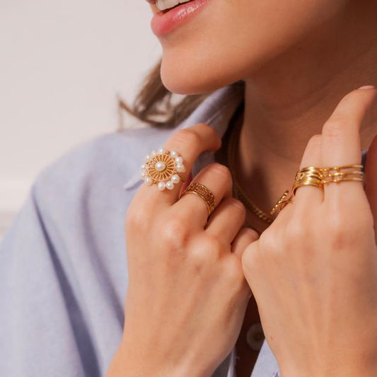 Bague en forme de fleur avec perles d'eau douce