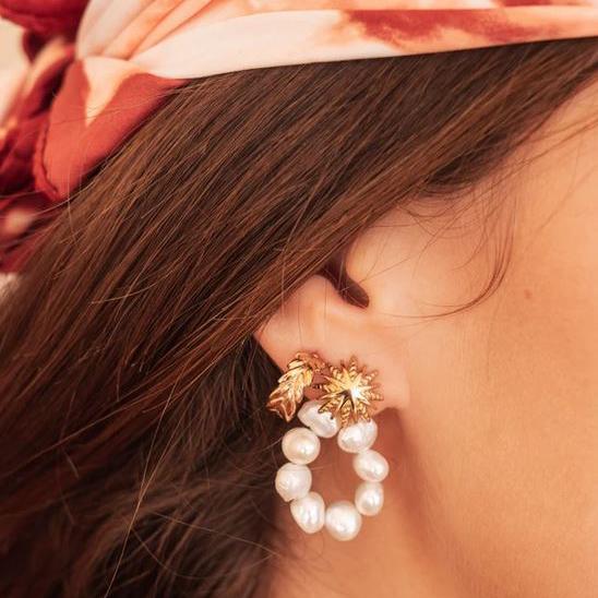 Boucles d'oreilles avec perles d'eau douce et étoile