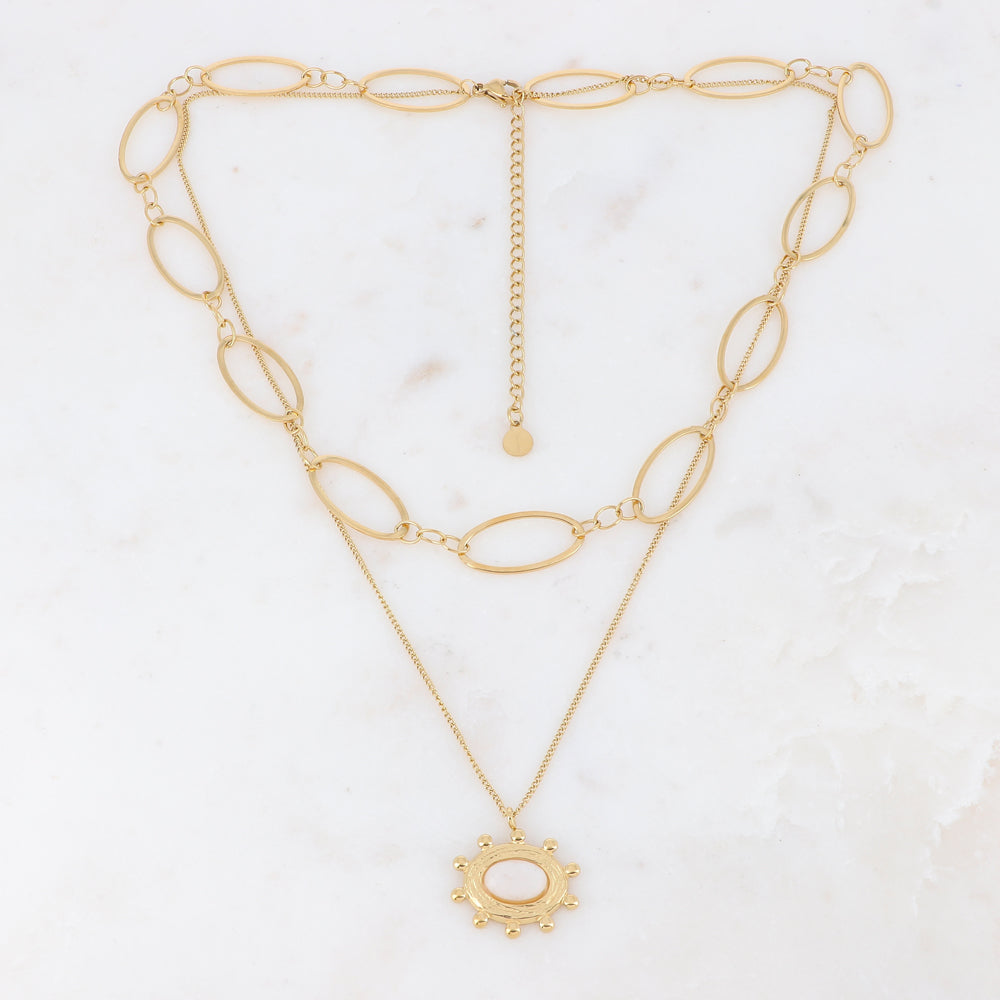 Collier 2 rangs doré avec jeu de mailles et pendant embelli de pierre jade blanche 38/42+7 cm