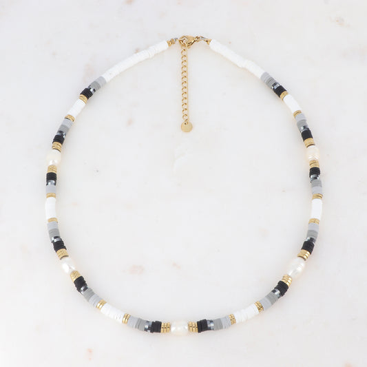 Collier surf doré avec des perles Heishi roses et noires et des perles d'eau douce 38+5 cm