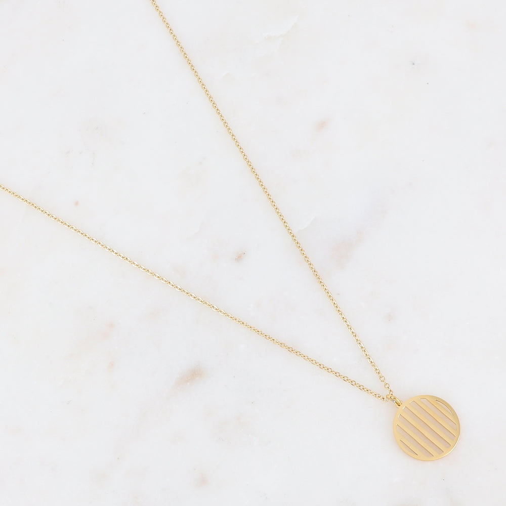 Collier doré avec un pendentif géométrique strié ajouré 40+5 cm